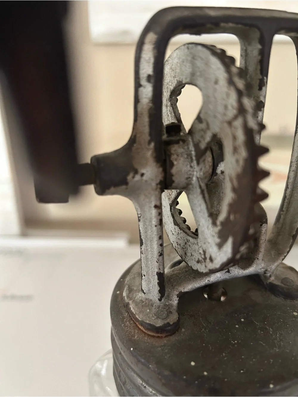 Dazey Churn & Mfg. Co. manual hand